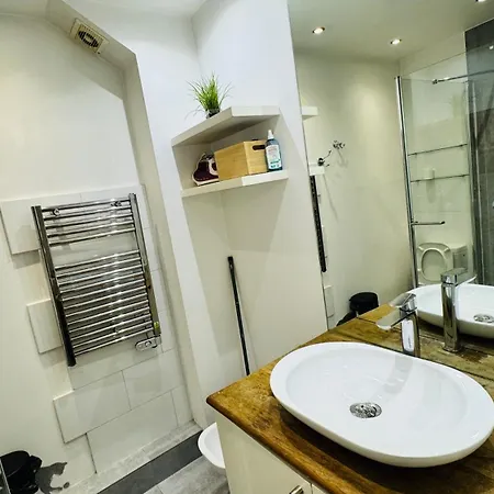 Bright Flat Near Marais & Chatlet *