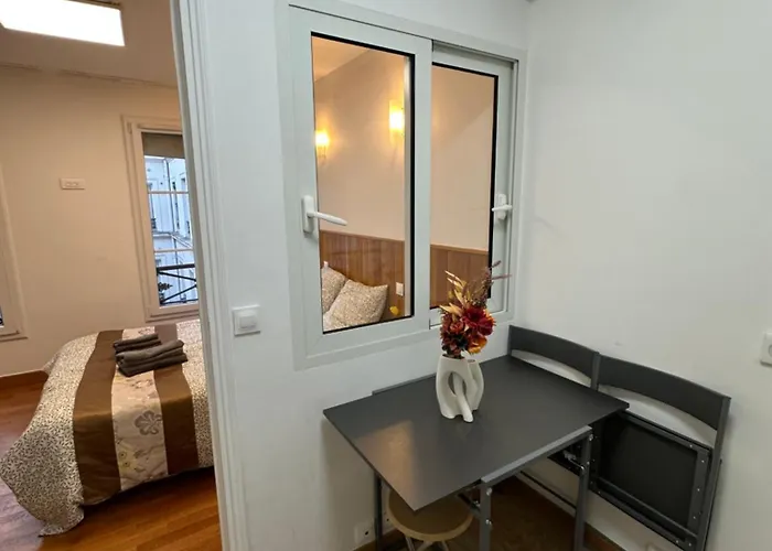 Апартаменты Dream Dwell - Designer Flat Near Marais District *